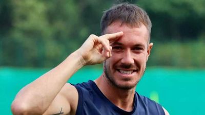Kerala Blasters rope in Spanish defender Victor Mongil from Odisha