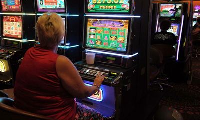 NSW poker machine laws may increase risk of money laundering, says crime commission