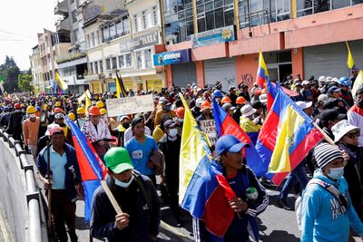 Ecuadorean government, indigenous groups begin talks after protests