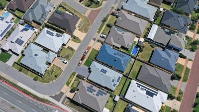 Queensland's abundant rooftop solar a windfall for power companies, Conservation Council says