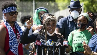 Chicago police officer accused of striking activist during Grant Park demonstration in 2020 has resigned