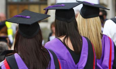 Record numbers of disadvantaged UK students apply for university