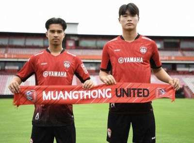 Muang Thong bring in 'future talent' Pluijmen and Hong