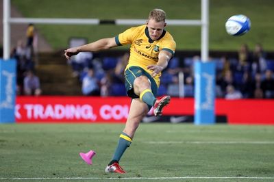 Wallabies look to Hodge as England ring changes