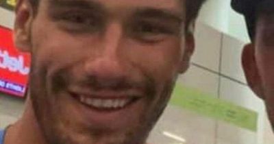 Love Island spoiler for holidaying fan after meeting Jacques O'Neill on flight home