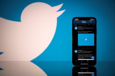 Outage hits Twitter service in US, Europe
