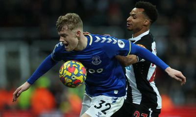 Everton’s Jarrad Branthwaite heads to PSV Eindhoven on loan