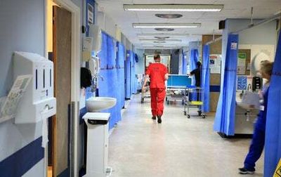 Covid: Hospital staff absences due to virus are highest for nearly three months