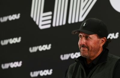 Mickelson 'ecstatic' with LIV decision despite champions dinner snub