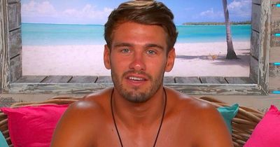 Love Island fans meet departing Jacques O'Neill on flight - and he wasn't what they expected