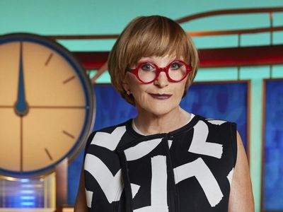 Why did Anne Robinson leave Countdown and who is her replacement?