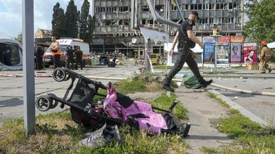‘Terrorist’ Russia kills 23: Zelenskiy