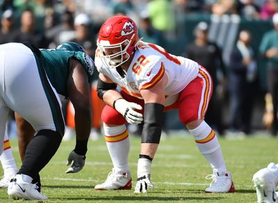 Chiefs LG Joe Thuney named fourth-best guard and fourth-best interior offensive lineman