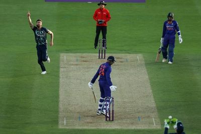 Record-breaker Topley strikes as England level India ODI series