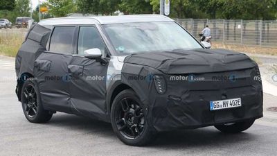 First Kia EV9 Spy Shots Capture Big, Boxy SUV Ahead Of 2023 Launch