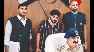 Nuh man held in Jammu & Kashmir, stole over 800 new phones