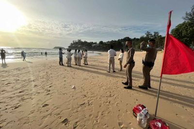 Honeymooner, rescuer both drown at Phuket beach