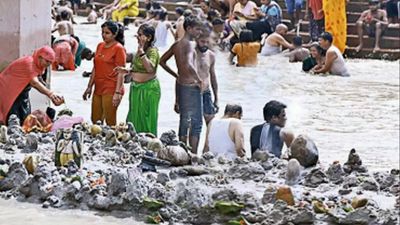 Haridwar: Sand mound ‘appears’ at Brahmakund, pilgrims hail it as ‘sign from Shiva’