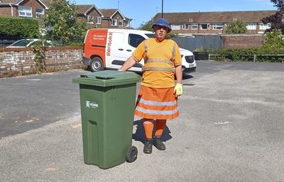 Binman does his rounds in a hi-vis kilt after bosses ‘banned him from wearing shorts’