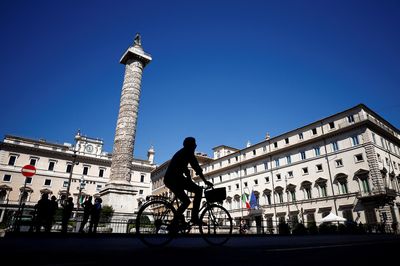 Italy stuck in political limbo, prospect of early election grows
