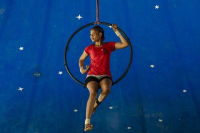 Senegalese circus troupe teaches kids to dream