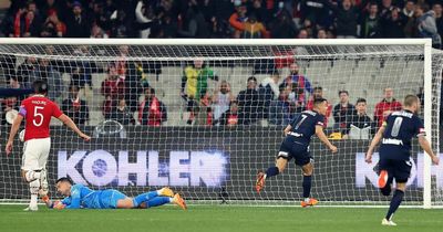 'Embarrassing!' - Manchester United fans slam defenders after Melbourne Victory opening goal