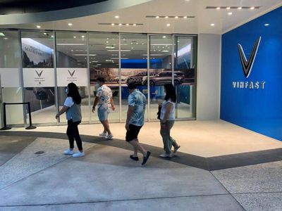 VinFast opens first EV showrooms on Tesla’s California doorstep