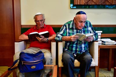 Jewish refugees from Ukraine find shelter on the banks of a Hungarian lake