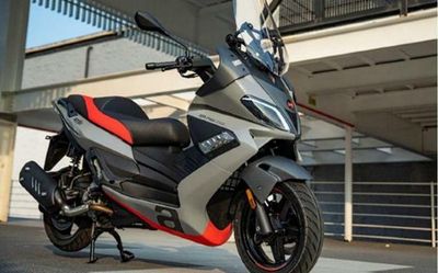 Aprilia unveils SR Max250 HPE maxi-scooter