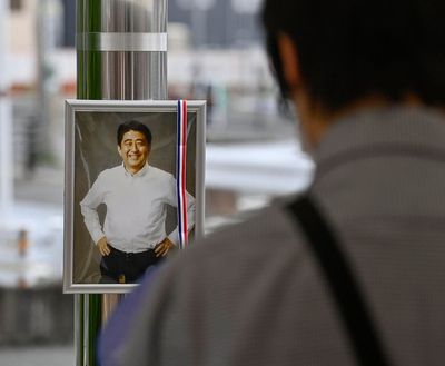 Police probe of Abe security lapse begins as people mourn