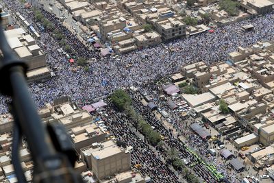 Iraqi cleric Sadr's supporters throng Baghdad streets in show of strength