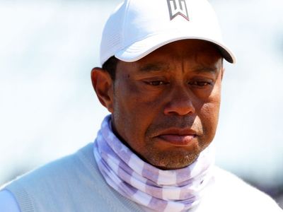 Tiger Woods in tears as he walks down 18th hole at St Andrews for possibly the last time