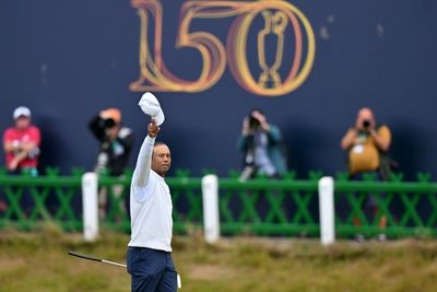 Tearful Woods misses cut in likely St Andrews farewell