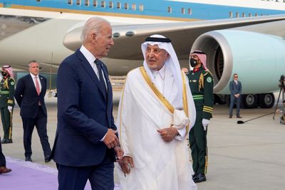Biden welcomed to Saudi Arabia by governor of Mecca region