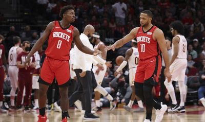 Stephen Silas hints at starting Jae’Sean Tate over Eric Gordon for Rockets