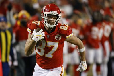 NFL executives rank 49ers TE George Kittle over Chiefs TE Travis Kelce