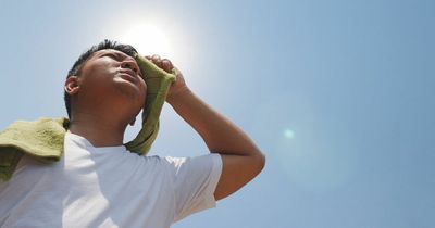 Sunstroke signs ahead of heatwave warning and when to call 999
