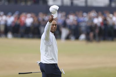 Tiger Woods gets an emotional sendoff at the British Open