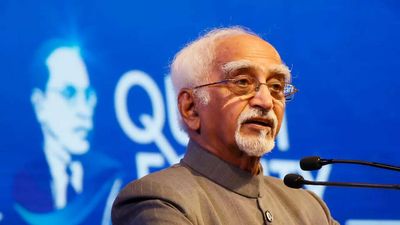 Pakistan ‘journo-spy’: BJP steps up attack, Hamid Ansari reiterates denial