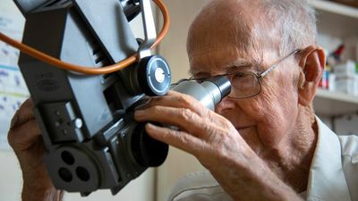 Darwin doctor Albert Foreman still has a passion for medicine at 91