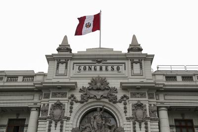 Peru lawmakers open door to restoring bicameral legislature