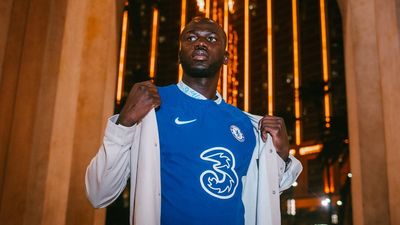 Chelsea complete signing of Napoli defender Kalidou Koulibaly