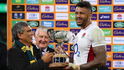 England holds off Wallabies to win 21-17 and claim Ella-Mobbs Cup at SCG