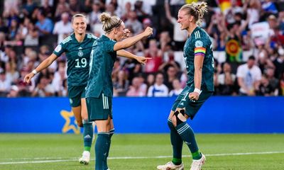 Alexandra Popp on target again as Germany sweep Finland aside