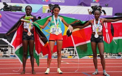 Letesenbet Gidey holds off Kenyans to win 10,000m for Ethiopia at World Athletics Championships