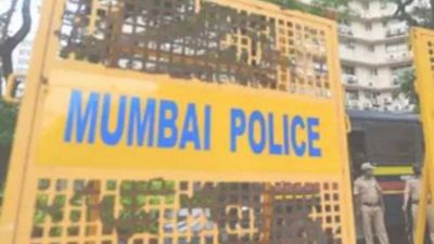 Couple, son kill relative in Thane, held