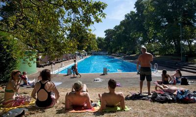 Cambridge swimmers and gardeners plan for more scorching heat