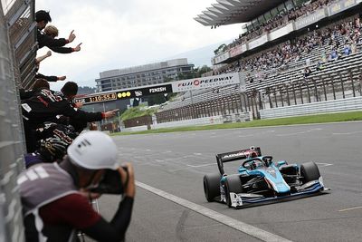 Fuji Super Formula: Sasahara gifted win by Sekiguchi disaster