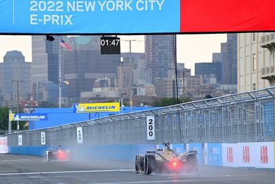 Da Costa "hoped for miracle" after staying out with puncture in NYC Formula E race