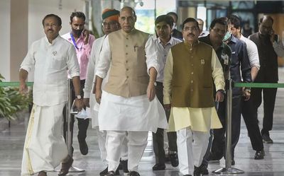 Monsoon session of Parliament | All-party meet called by government underway